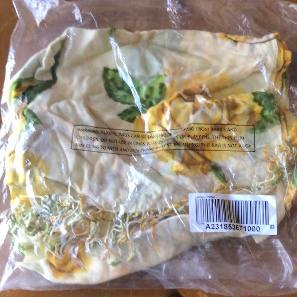 Brand new Scarf